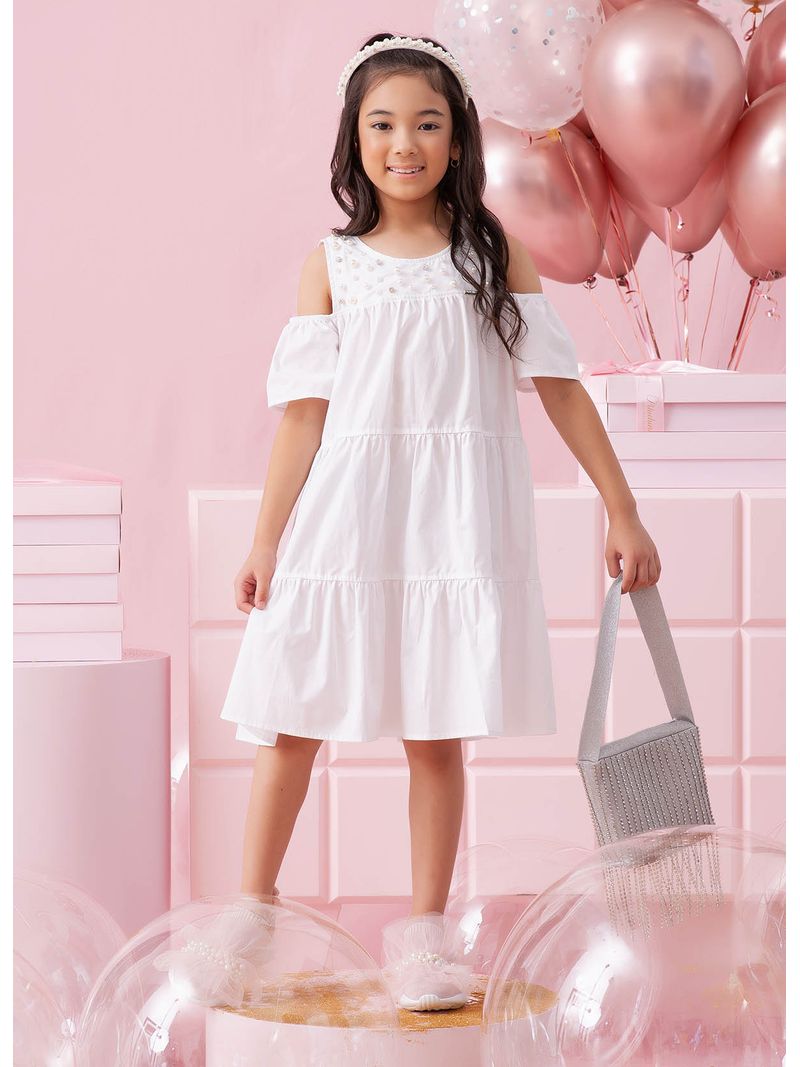 Vestido-Tricoline-Babados-Bordados
