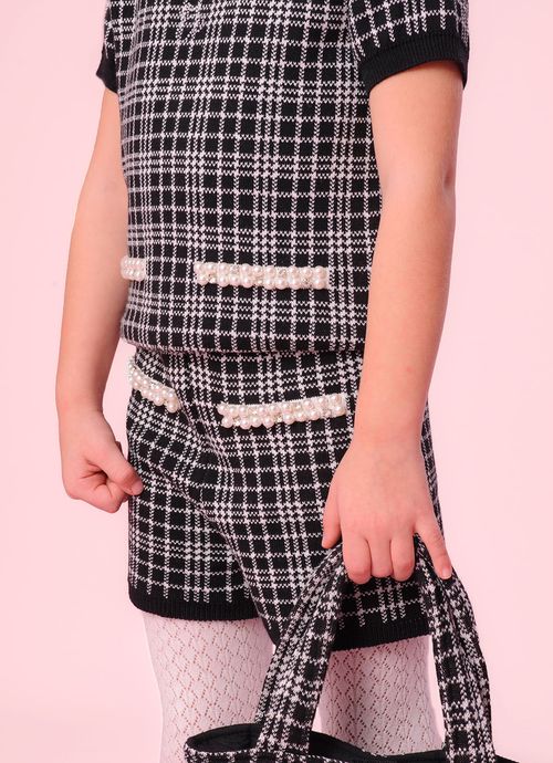 Short Tricot Xadrez Bolsos Bordados Preto
